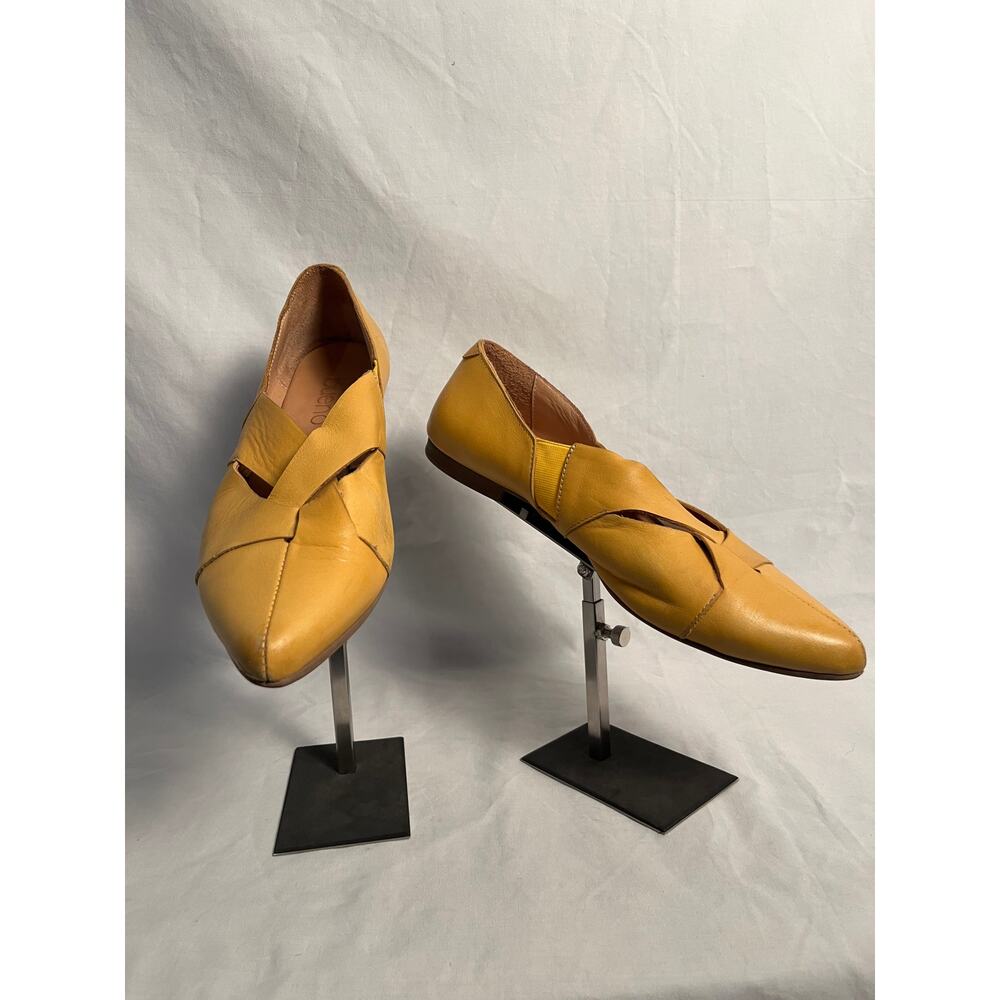 Bueno Leather Flats Women’s 11 Yellow Slip On Shoes